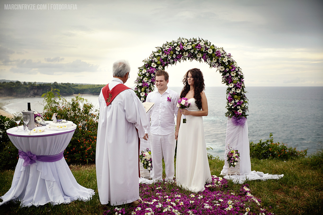 Ceremonia ślubna na klifie