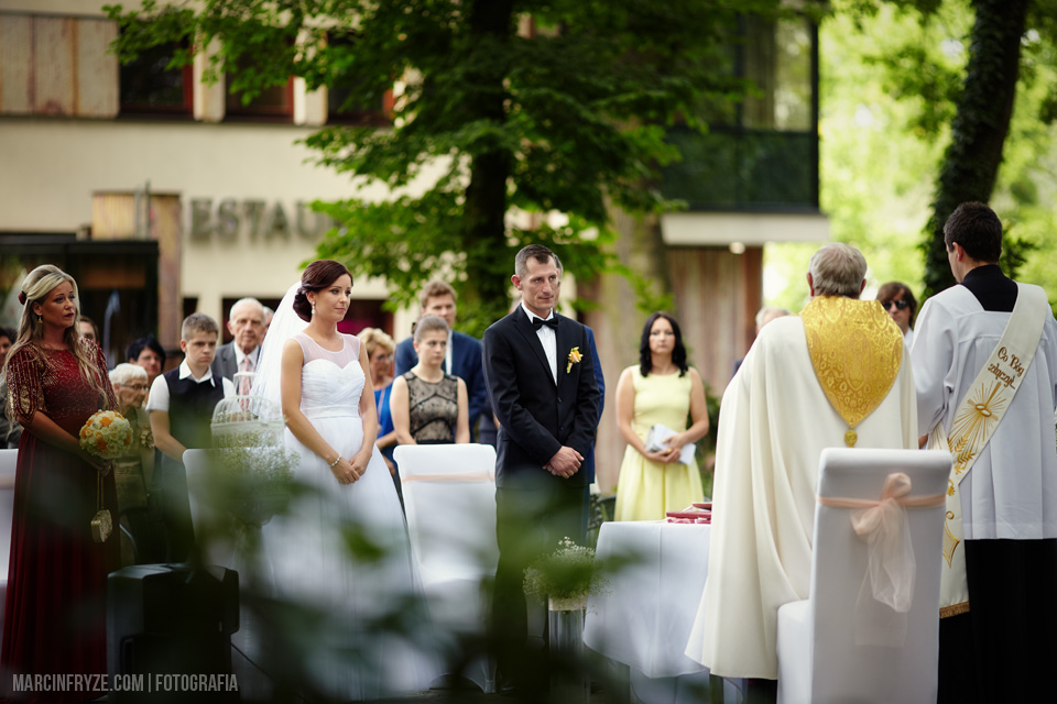Ślub kościelny w plenerze Kraków | Ceremonia ślubna w plenerze