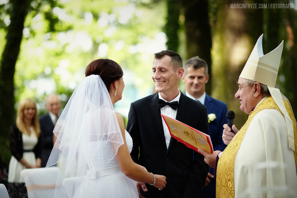 Ślub kościelny w plenerze Kraków | Ślub plenerowy kościelny